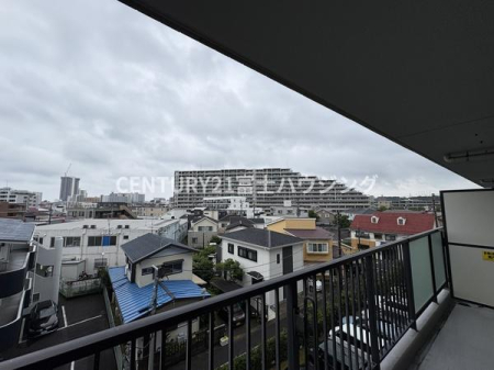 �_�ސ쌧����s�H��3���ڂ̒��Ã}���V�����̏Z�˂���̒��]�ʐ^