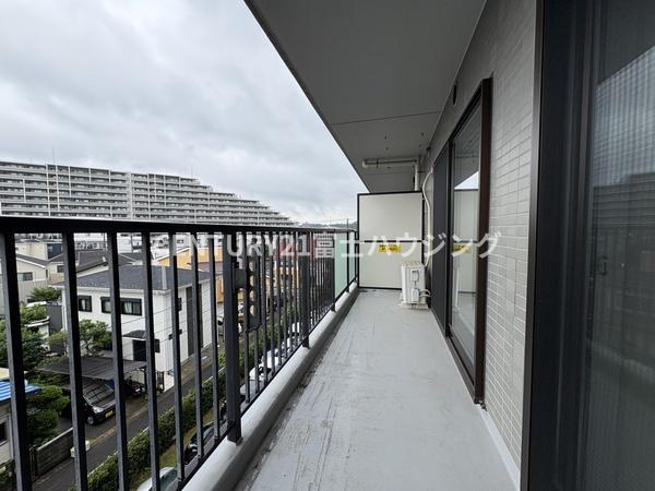 �_�ސ쌧����s�H��3���ڂ̒��Ã}���V�����̃o���R�j�[