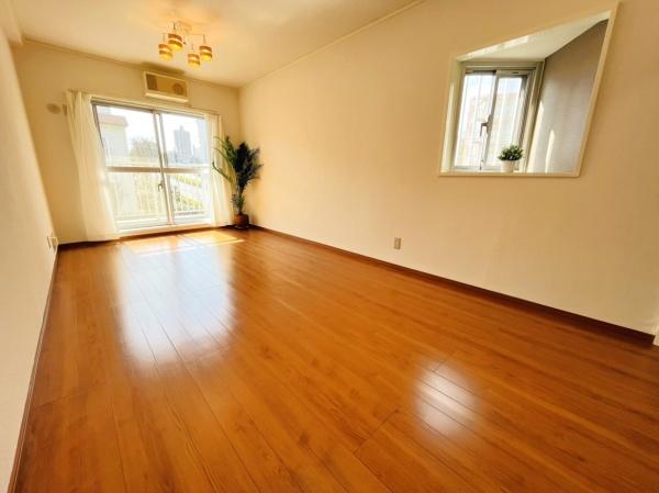 �_�ސ쌧����s���̒��Ã}���V�����̃��r���O