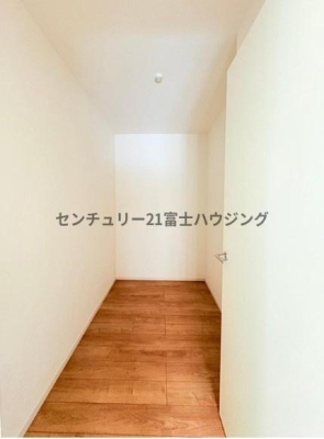 �_�ސ쌧����s�勘�̐V�z��ˌ��Ă̎��[