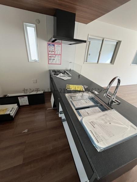 �_�ސ쌧������s�����u1���ڂ̐V�z��ˌ��ẴL�b�`��