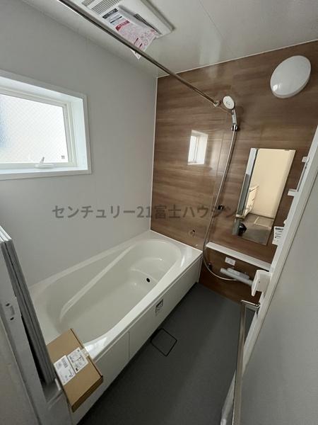 �_�ސ쌧������s�����u1���ڂ̐V�z��ˌ��Ă̗���