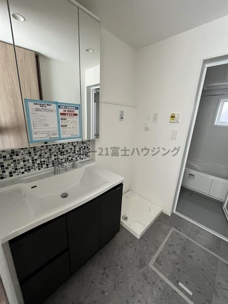 �_�ސ쌧������s�����u1���ڂ̐V�z��ˌ��Ă̐��ʑ�E���ʏ�