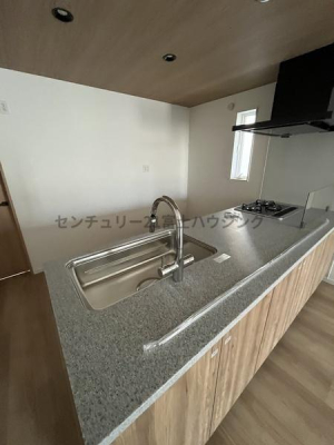 �_�ސ쌧������s�����u1���ڂ̐V�z��ˌ��ẴL�b�`��