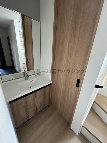 �_�ސ쌧������s�����u1���ڂ̐V�z��ˌ��Ă̐��ʑ�E���ʏ�