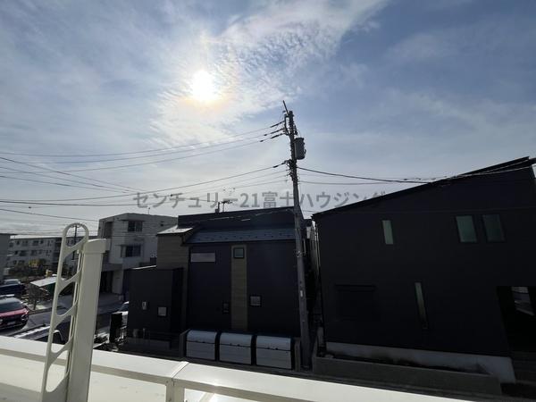 �_�ސ쌧������s�����u1���ڂ̐V�z��ˌ��Ă̏Z�˂���̒��]�ʐ^