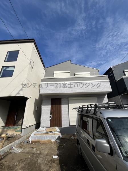 �_�ސ쌧������s�����u1���ڂ̐V�z��ˌ��Ă̌��n�O�ώʐ^