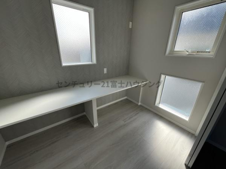 �_�ސ쌧������s�����u1���ڂ̐V�z��ˌ��Ẵ��r���O