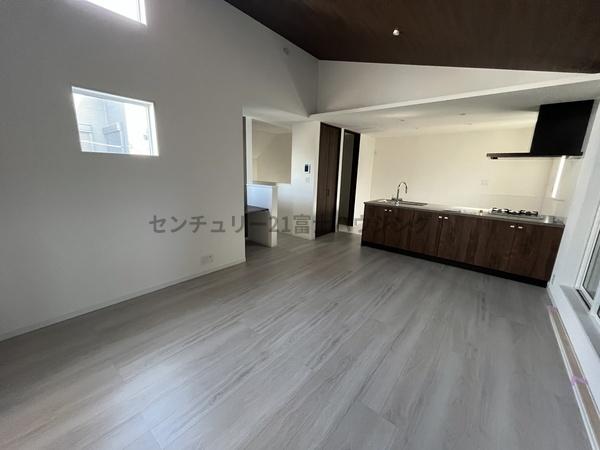 �_�ސ쌧������s�����u1���ڂ̐V�z��ˌ��Ẵ��r���O