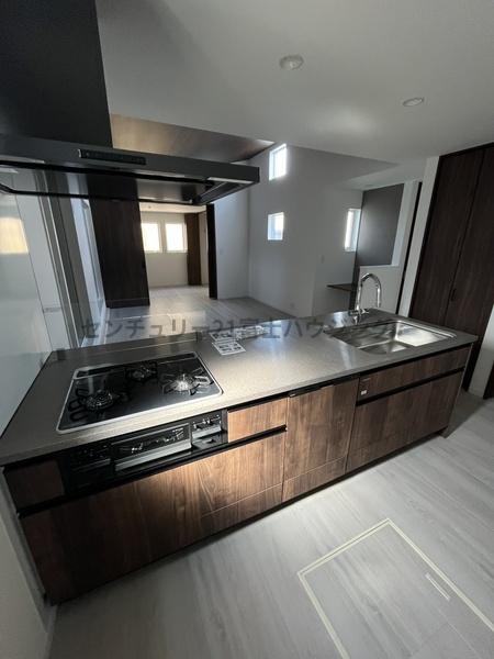 �_�ސ쌧������s�����u1���ڂ̐V�z��ˌ��ẴL�b�`��