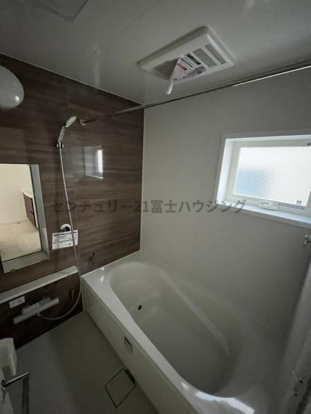 �_�ސ쌧������s�����u1���ڂ̐V�z��ˌ��Ă̗���