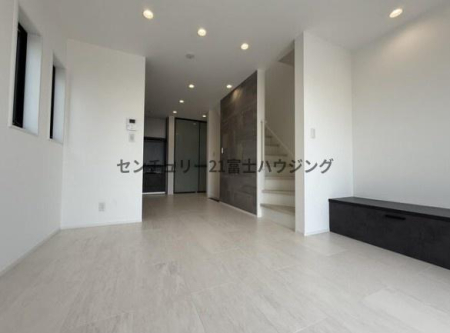 �_�ސ쌧���q�s�R��K�l4���ڂ̐V�z��ˌ��Ẵ��r���O