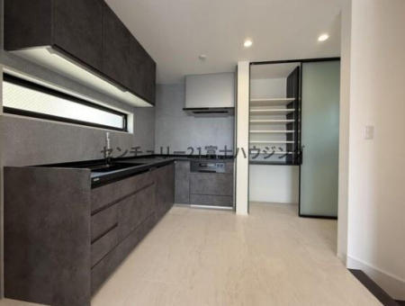 �_�ސ쌧���q�s�R��K�l4���ڂ̐V�z��ˌ��ẴL�b�`��