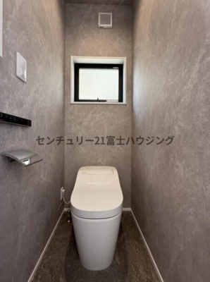 �_�ސ쌧���q�s�R��K�l4���ڂ̐V�z��ˌ��Ẵg�C��