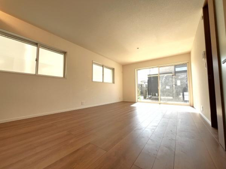 �_�ސ쌧������s�����u1���ڂ̐V�z��ˌ��Ẵ��r���O