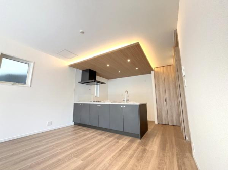 �_�ސ쌧������s�����u1���ڂ̐V�z��ˌ��Ẵ��r���O