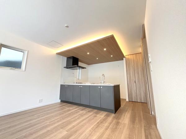 �_�ސ쌧������s�����u1���ڂ̐V�z��ˌ��Ẵ��r���O