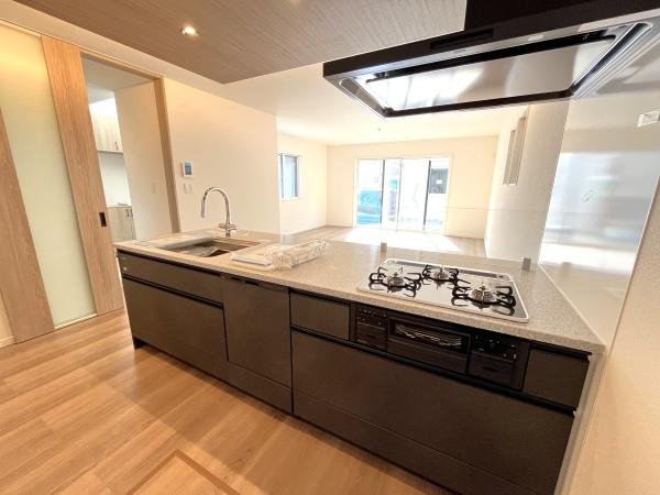 �_�ސ쌧������s�����u1���ڂ̐V�z��ˌ��ẴL�b�`��