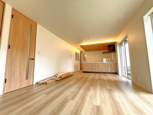 �_�ސ쌧������s�����u1���ڂ̐V�z��ˌ��Ẵ��r���O