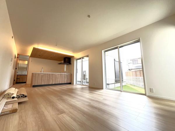 �_�ސ쌧������s�����u1���ڂ̐V�z��ˌ��Ẵ��r���O