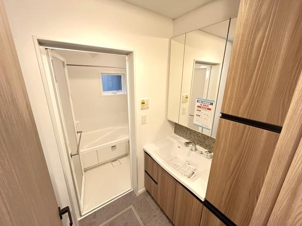 �_�ސ쌧������s�����u1���ڂ̐V�z��ˌ��Ă̐��ʑ�E���ʏ�