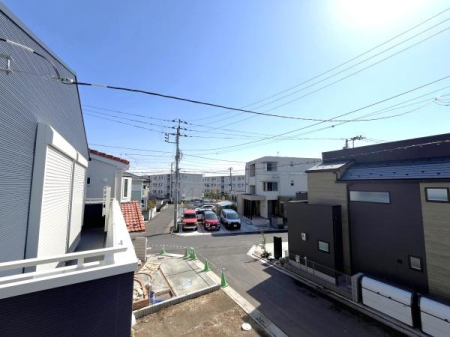 �_�ސ쌧������s�����u1���ڂ̐V�z��ˌ��Ă̑O�ʓ��H�܂ތ��n�ʐ^