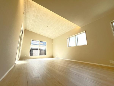 �_�ސ쌧������s�����u1���ڂ̐V�z��ˌ��Ẵ��r���O