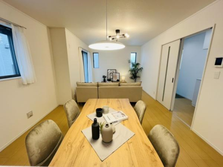 �_�ސ쌧������s����1���ڂ̐V�z��ˌ��Ẵ��r���O