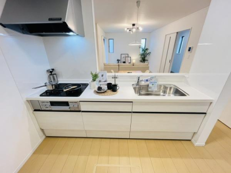 �_�ސ쌧������s����1���ڂ̐V�z��ˌ��ẴL�b�`��