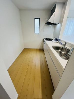 �_�ސ쌧������s����1���ڂ̐V�z��ˌ��ẴL�b�`��