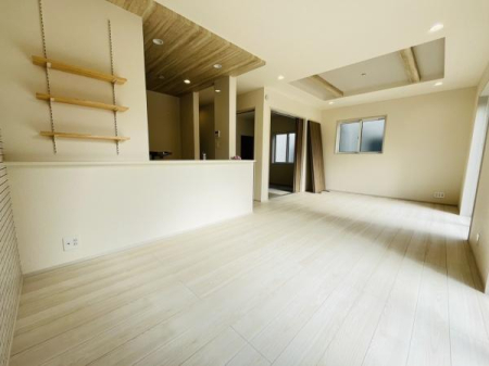 �_�ސ쌧������s�~���̐V�z��ˌ��Ẵ��r���O