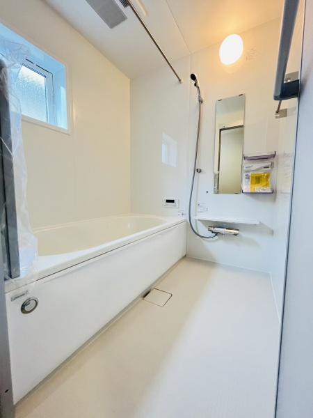 �_�ސ쌧������s�~���̐V�z��ˌ��Ă̗���