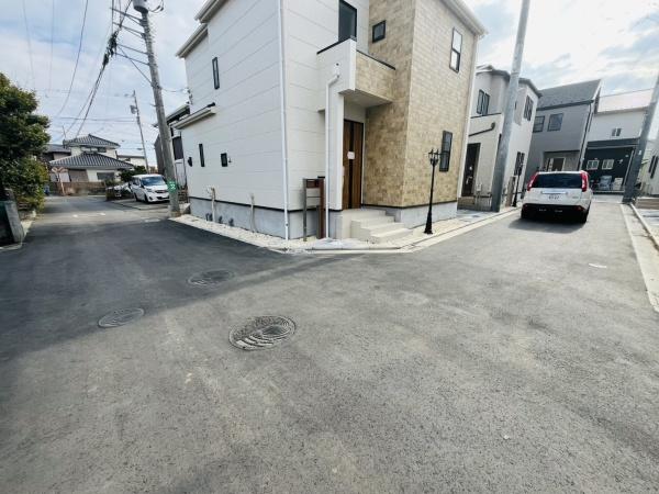 �_�ސ쌧������s�~���̐V�z��ˌ��Ă̑O�ʓ��H�܂ތ��n�ʐ^