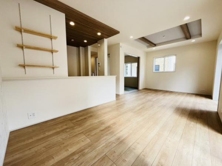 �_�ސ쌧������s�~���̐V�z��ˌ��Ẵ��r���O