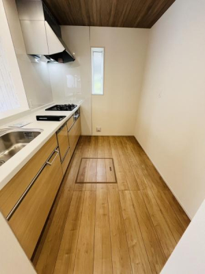 �_�ސ쌧������s�~���̐V�z��ˌ��ẴL�b�`��