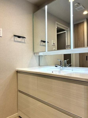 �_�ސ쌧����s�ғ����C��3���ڂ̒��Ã}���V�����̐��ʑ�E���ʏ�