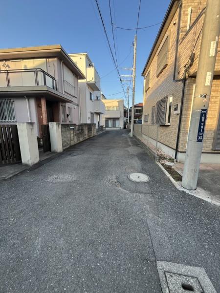 �_�ސ쌧������s�\�ԍ�2���ڂ̒��È�ˌ��Ă̑O�ʓ��H�܂ތ��n�ʐ^