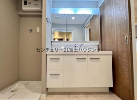 �_�ސ쌧����s�����C��2���ڂ̒��Ã}���V�����̐��ʑ�E���ʏ�