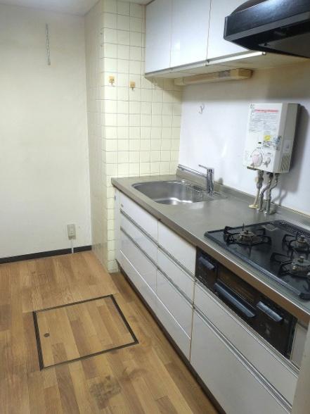 �_�ސ쌧����s�ғ�������2���ڂ̒��Ã}���V�����̃L�b�`��