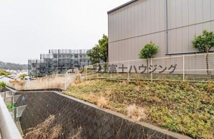 �_�ސ쌧����s�{����5���ڂ̒��Ã}���V�����̏Z�˂���̒��]�ʐ^