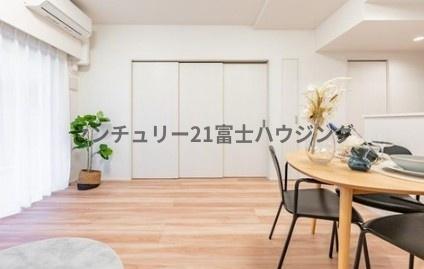 �_�ސ쌧����s�{����5���ڂ̒��Ã}���V�����̃��r���O