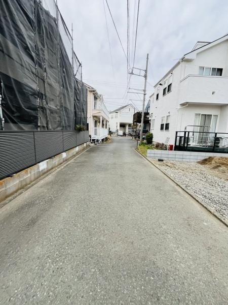 �_�ސ쌧������s���Z���̐V�z��ˌ��Ă̑O�ʓ��H�܂ތ��n�ʐ^