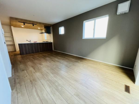 �_�ސ쌧������s�����̐V�z��ˌ��Ẵ��r���O