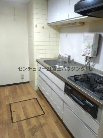 �_�ސ쌧����s�ғ�������2���ڂ̒��Ã}���V�����̃L�b�`��