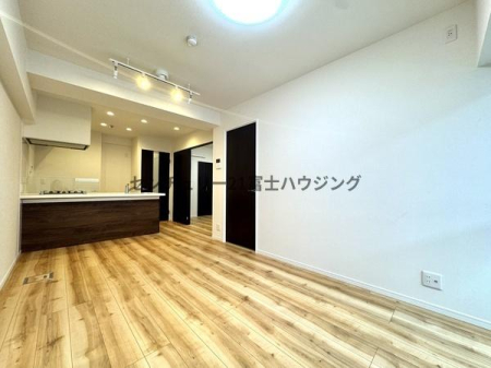 �_�ސ쌧����s�P�s7���ڂ̒��Ã}���V�����̃��r���O