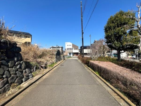 �_�ސ쌧����s�T���̓y�n�̑O�ʓ��H�܂ތ��n�ʐ^