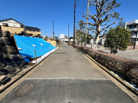 �_�ސ쌧����s�T���̓y�n�̑O�ʓ��H�܂ތ��n�ʐ^