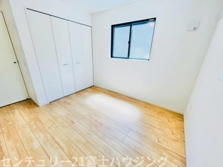 �_�ސ쌧����s�H��5���ڂ̐V�z��ˌ��Ă̗m��