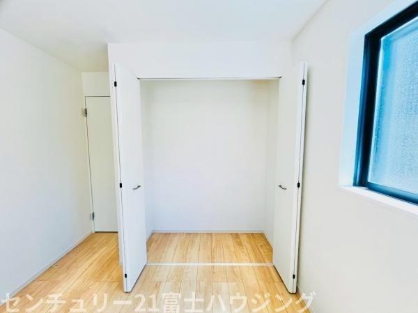 �_�ސ쌧����s�H��5���ڂ̐V�z��ˌ��Ă̎��[