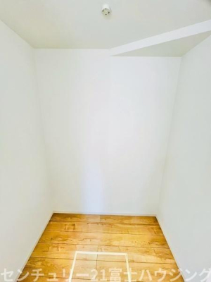 �_�ސ쌧����s�H��5���ڂ̐V�z��ˌ��Ă̎��[